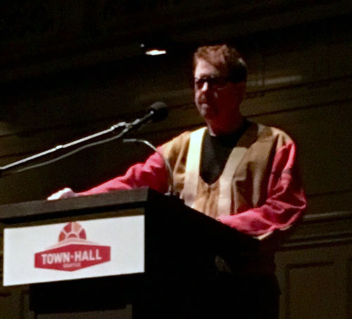 Tom Robbins at the lectern